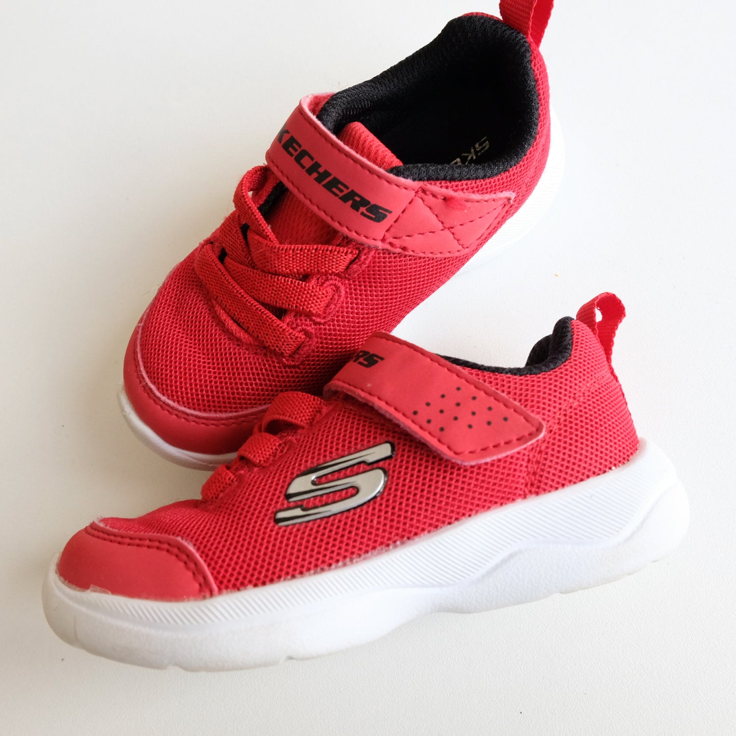 Paire de baskets Skechers - Pointure 22