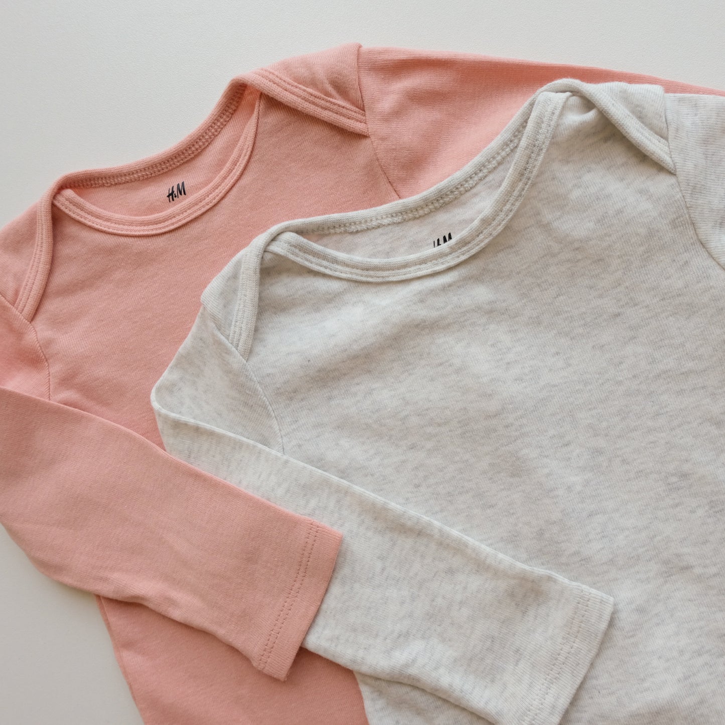 Lot de 2 bodies H&M - 9 mois (74 cm)