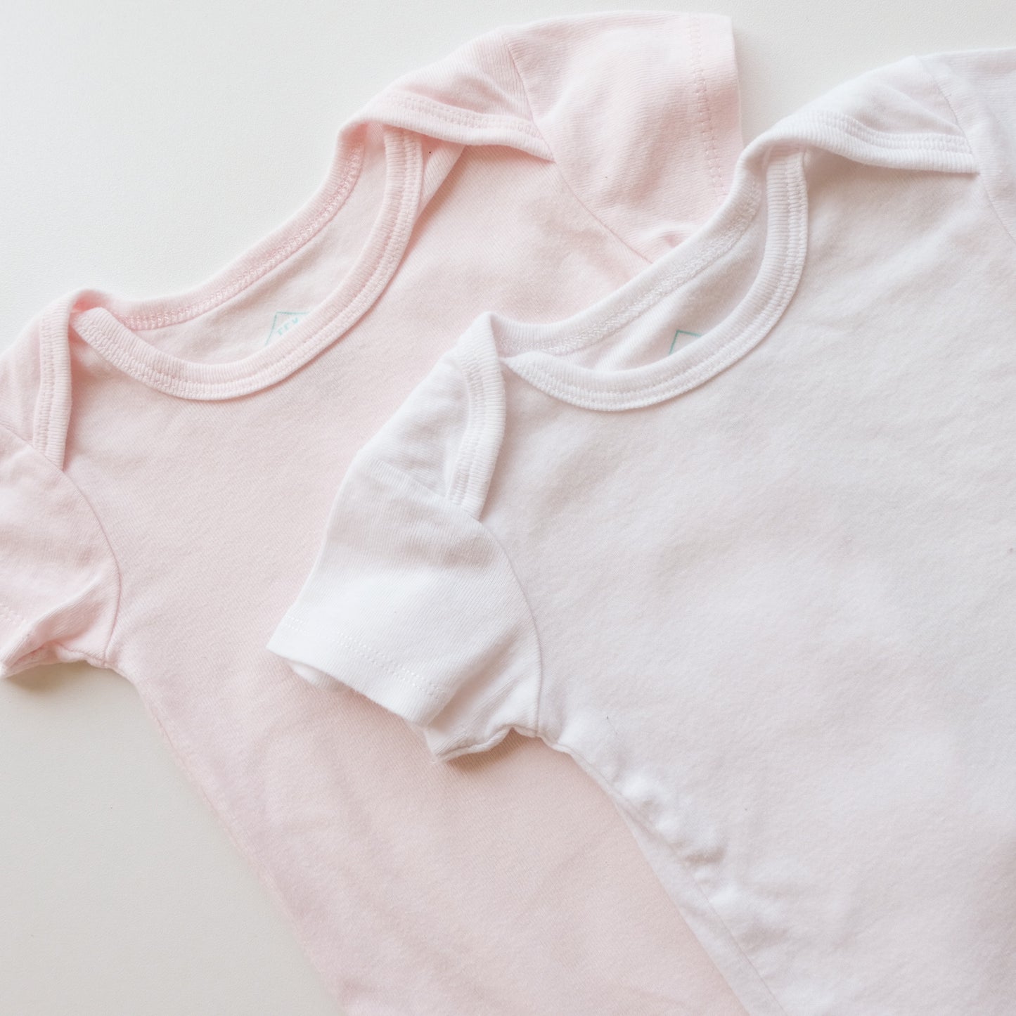 Lot de 2 bodies Tex - 18 mois