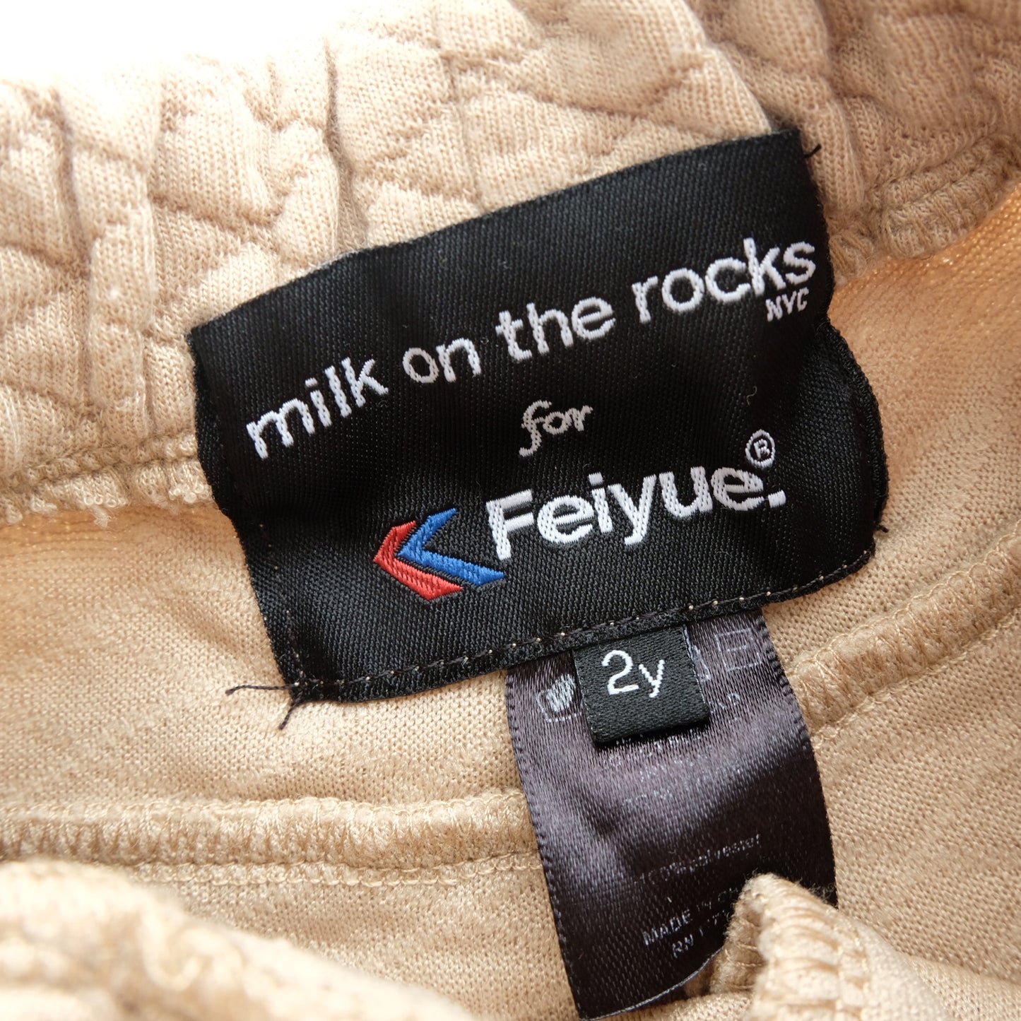 Short Milk on the rocks for Feiyue - 2 ans